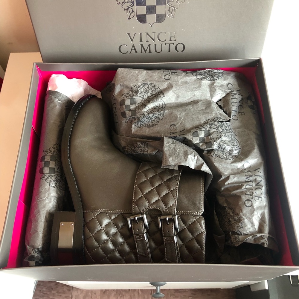 Brand New, Never Worn Before ! - Picture 3 of 7